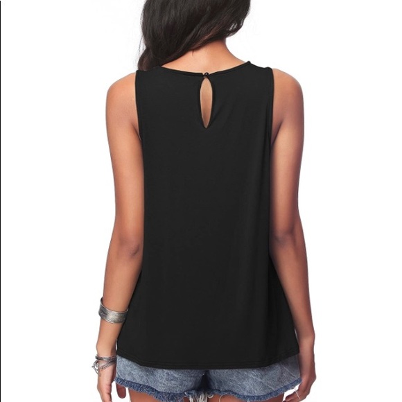 New super cute black top - Picture 4 of 4